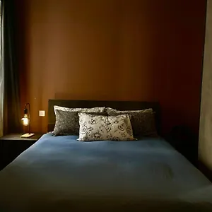 Airport Bedroom With Your Own Private Bathroom Self Check In And Self Check Out Air-condition Included Accommodatie bij particulieren Mqabba